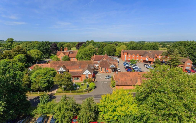Charlecote Pheasant Hotel